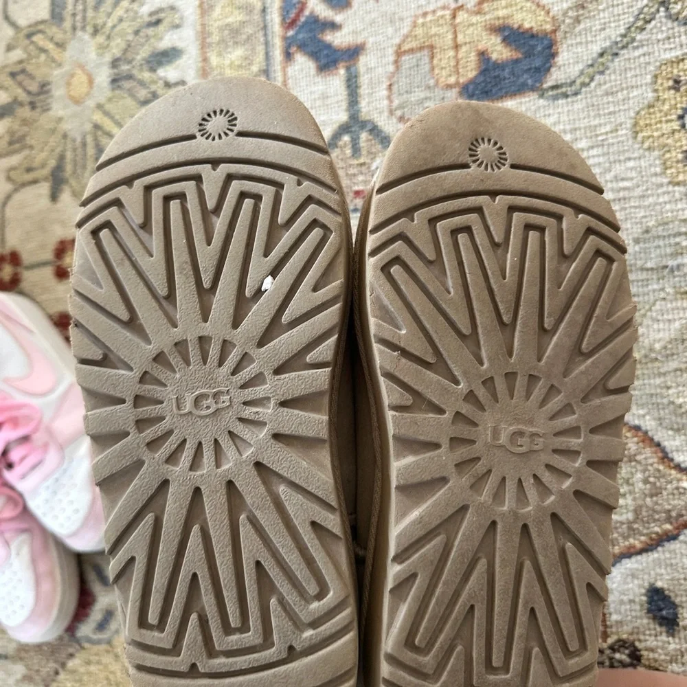 UGG Short' Classic Ultra Mini Platform Boots Sand sz 4
